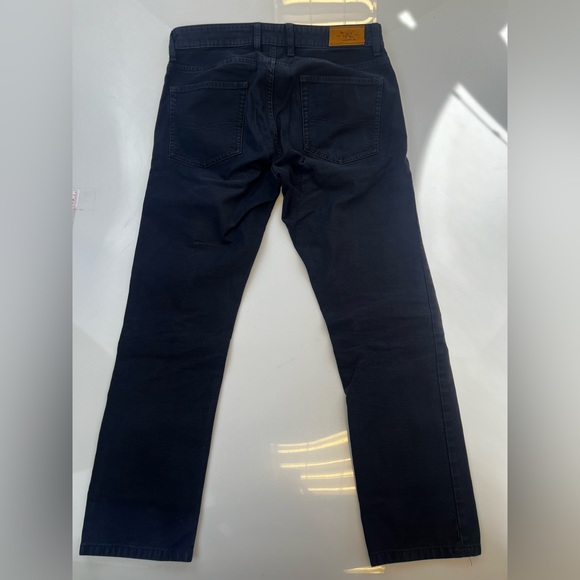 Rodd & Gunn Motion 2 Straight Jean N106-28 - Picture 6 of 8